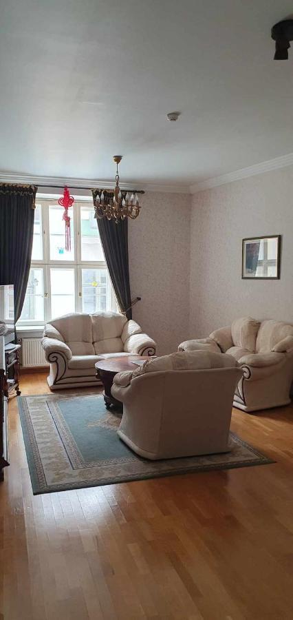 טאלין Cozy Apartment On The Town Hall Square מראה חיצוני תמונה