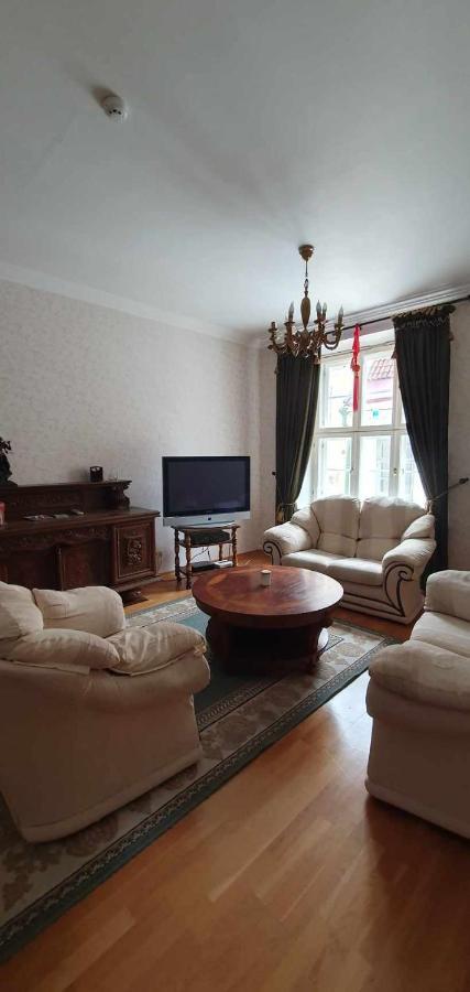 טאלין Cozy Apartment On The Town Hall Square מראה חיצוני תמונה
